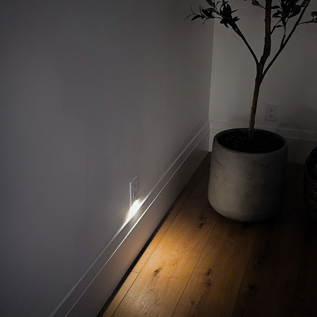 Seurico™ LED Outlet Plate