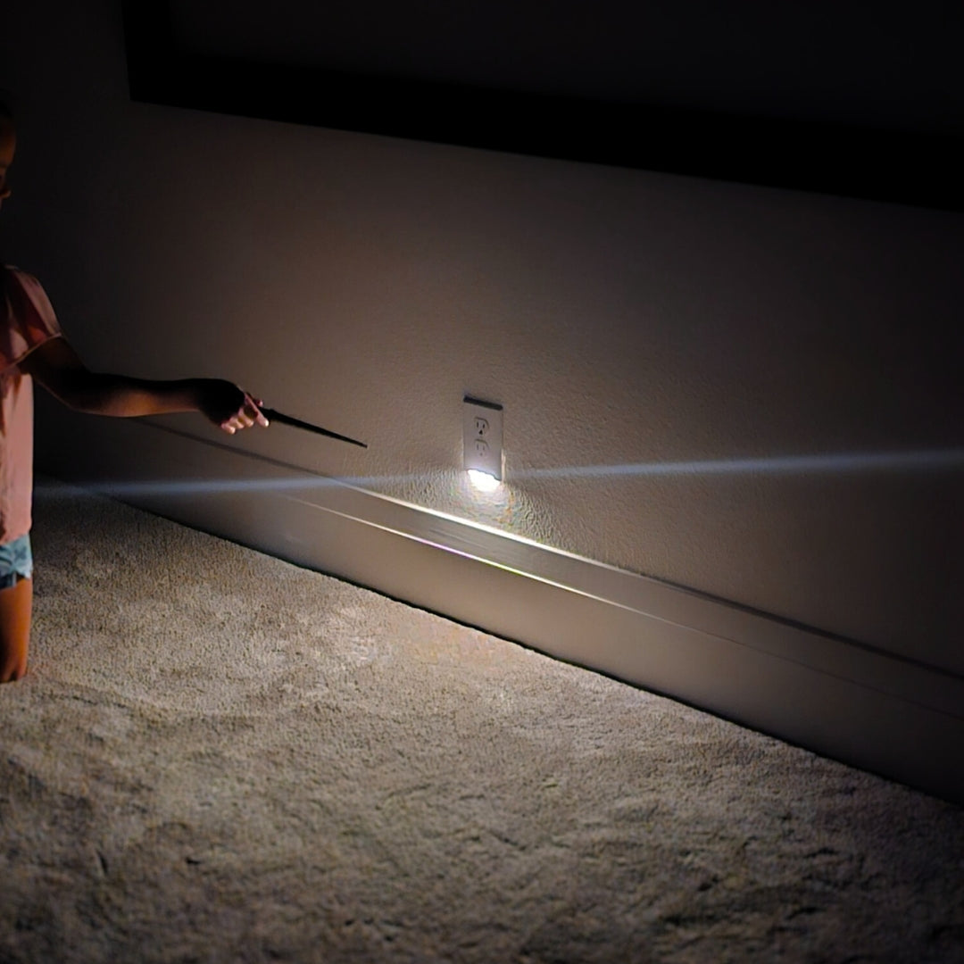 Seurico™ LED Outlet Plate